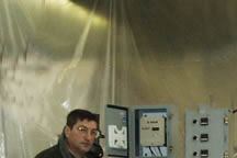 <Intermittent Motion Poucher>